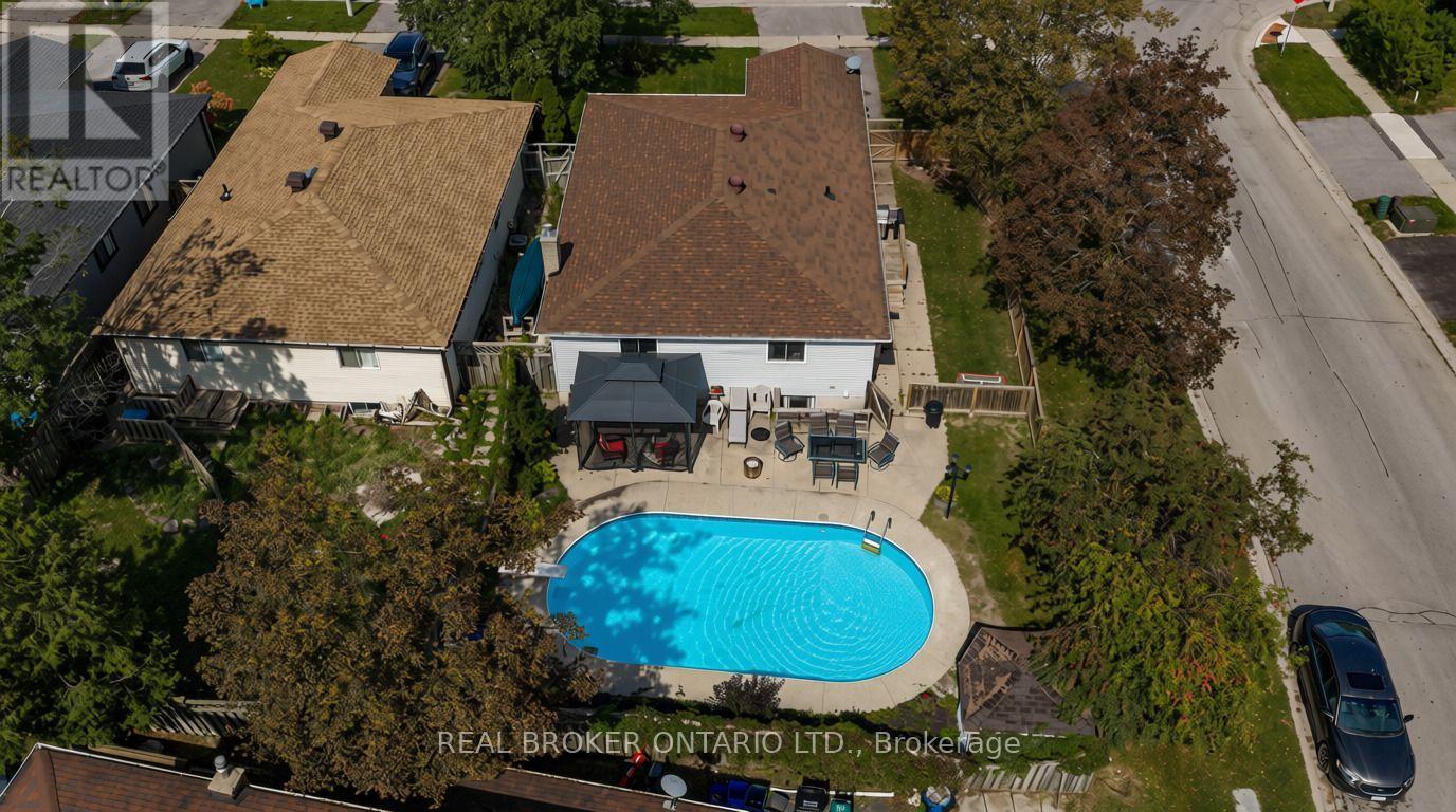 37 Hickling Trail, Barrie, Ontario  L4M 5S5 - Photo 2 - S13790642