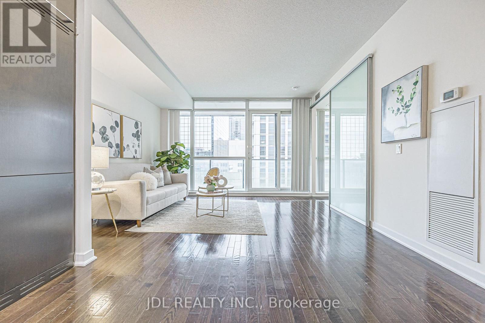 1105 - 770 BAY STREET photo 15