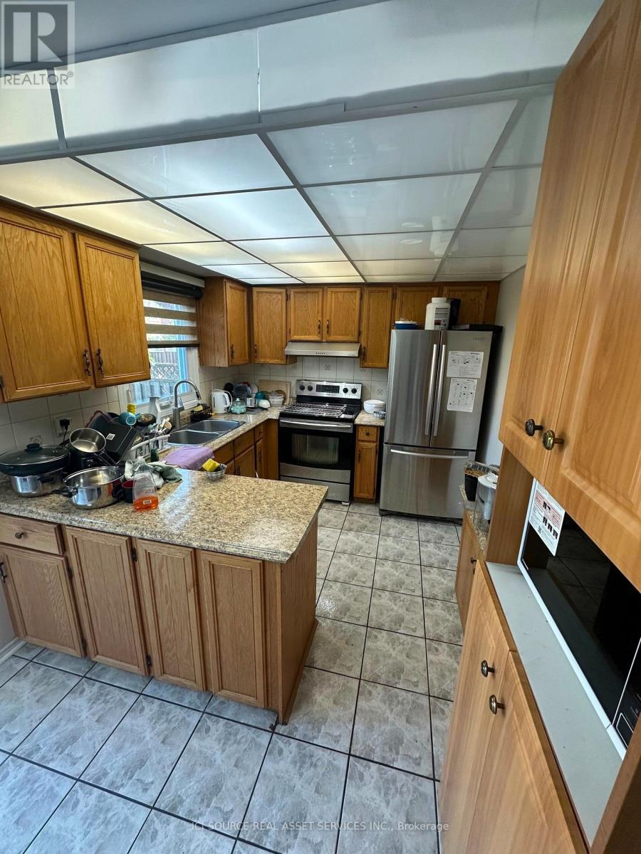 Main Fl - 16 Brownridge Court, Brampton, Ontario  L6W 4L5 - Photo 6 - W13806930