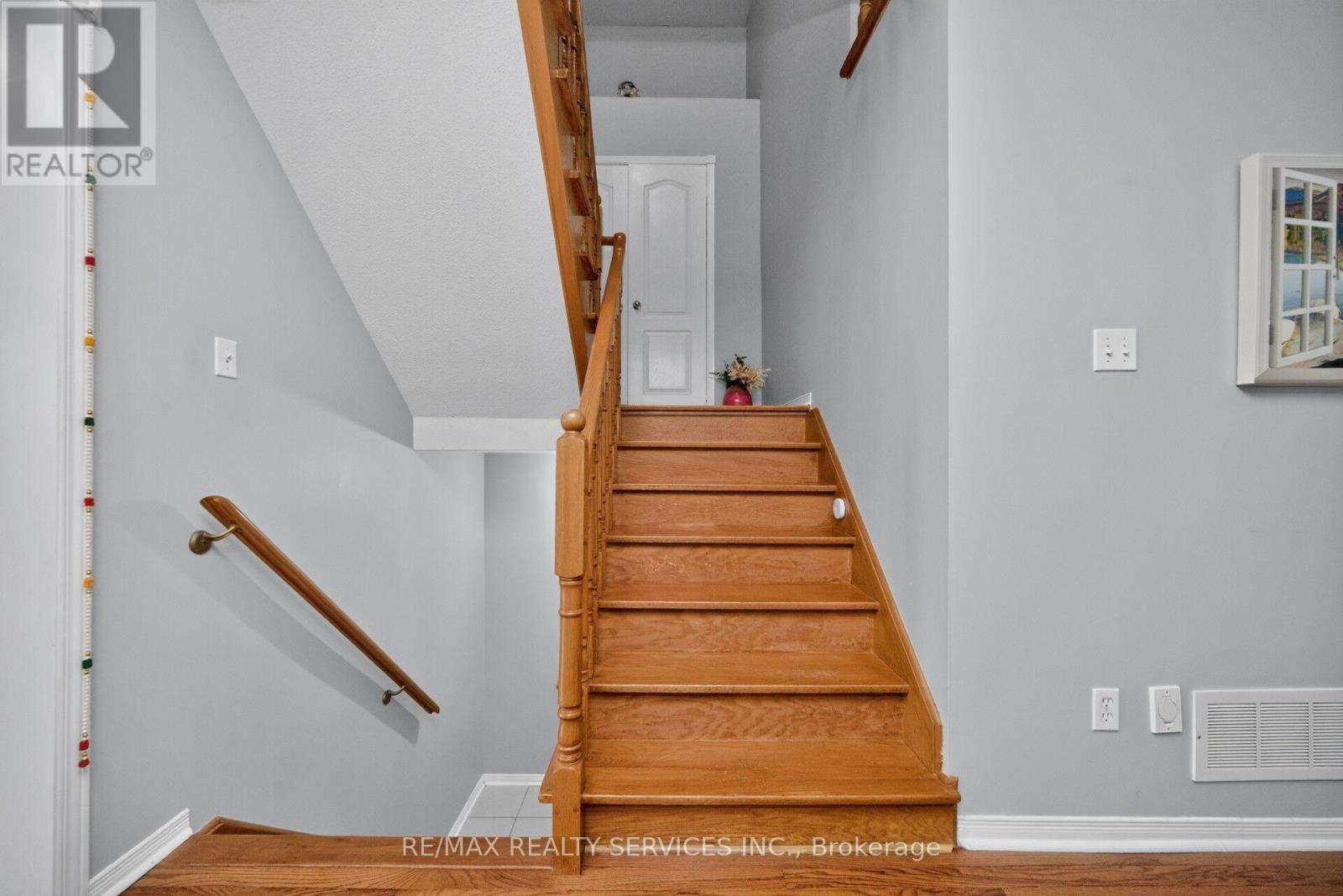 26 Peachleaf Crescent S, Brampton, Ontario  L7A 2B2 - Photo 20 - W13806940
