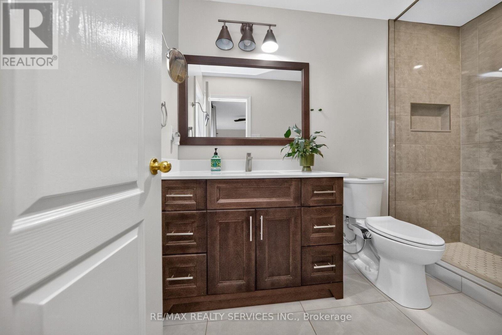 26 Peachleaf Crescent S, Brampton, Ontario  L7A 2B2 - Photo 27 - W13806940