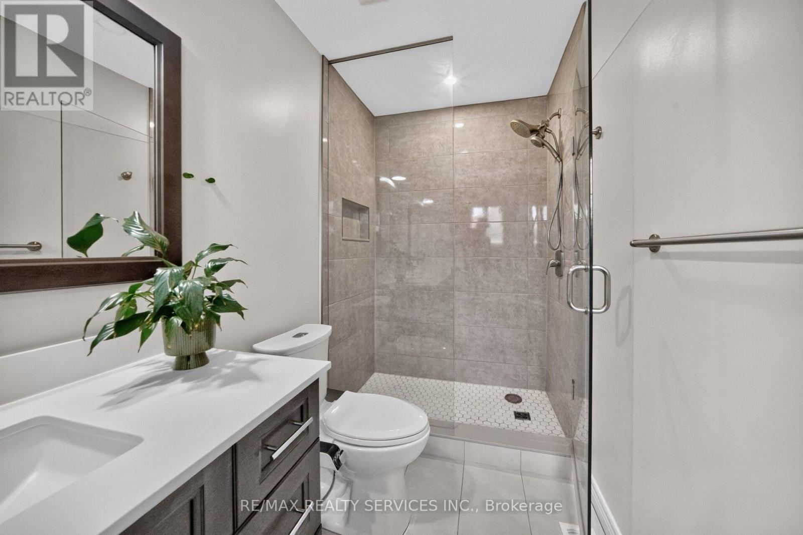 26 Peachleaf Crescent S, Brampton, Ontario  L7A 2B2 - Photo 28 - W13806940