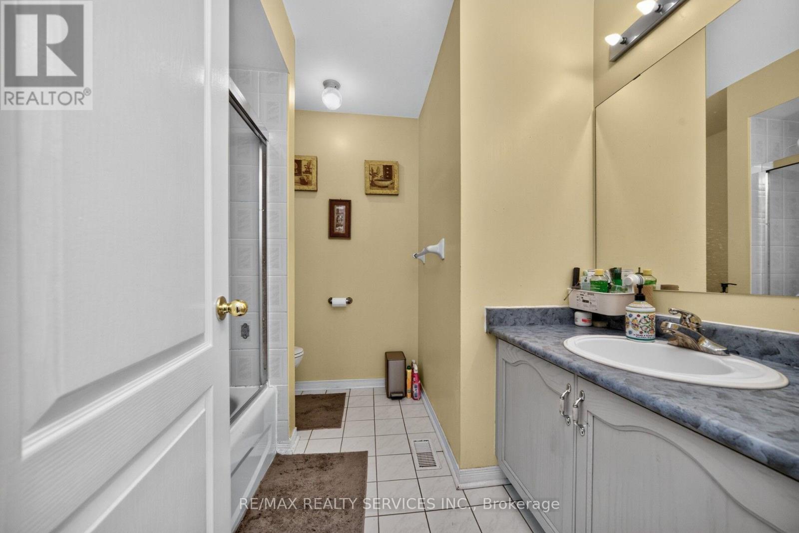 26 Peachleaf Crescent S, Brampton, Ontario  L7A 2B2 - Photo 34 - W13806940