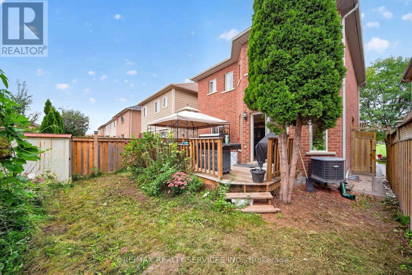 26 Peachleaf Crescent S, Brampton, Ontario  L7A 2B2 - Photo 42 - W13806940