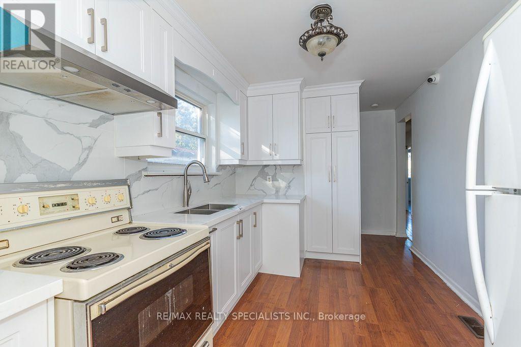 17 Huddleston Court, Toronto, Ontario  M1L 4L1 - Photo 12 - E13797766