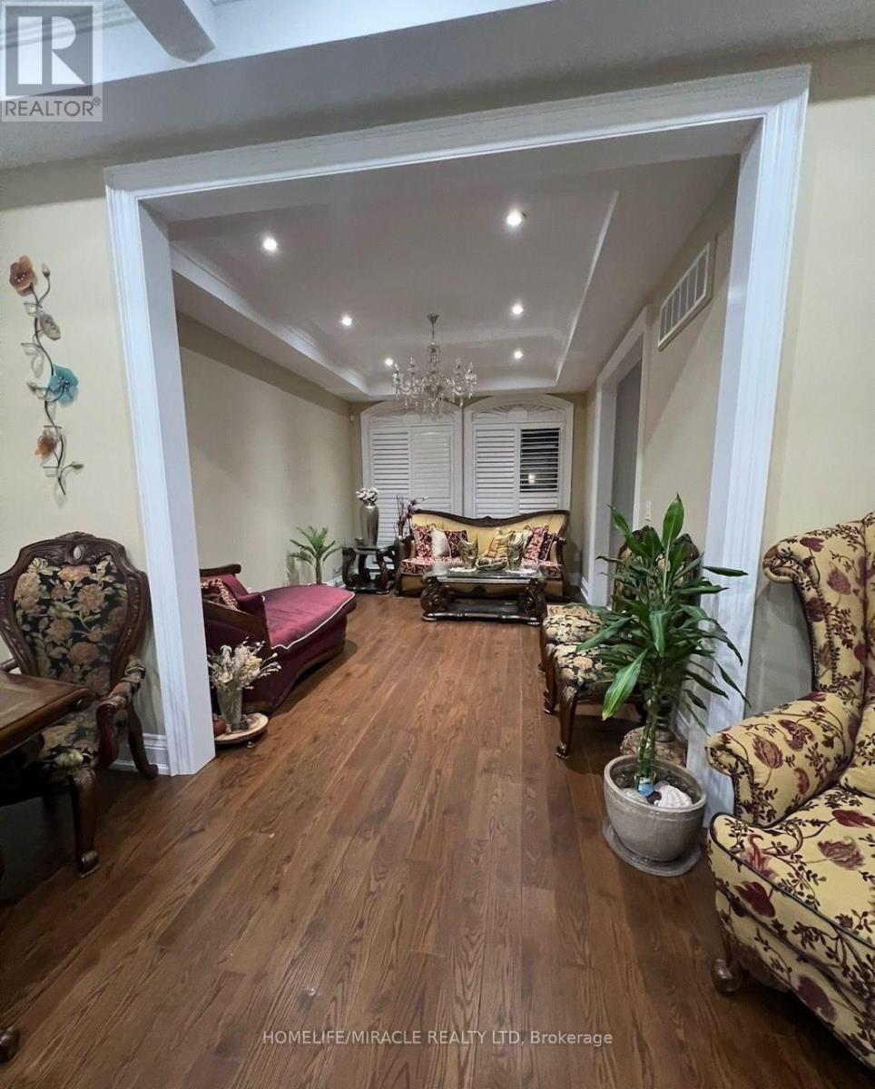 35 Drake Crescent, Toronto, Ontario  M1M 1A3 - Photo 17 - E13733308