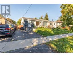 17 HUDDLESTON COURT, Toronto, Ontario