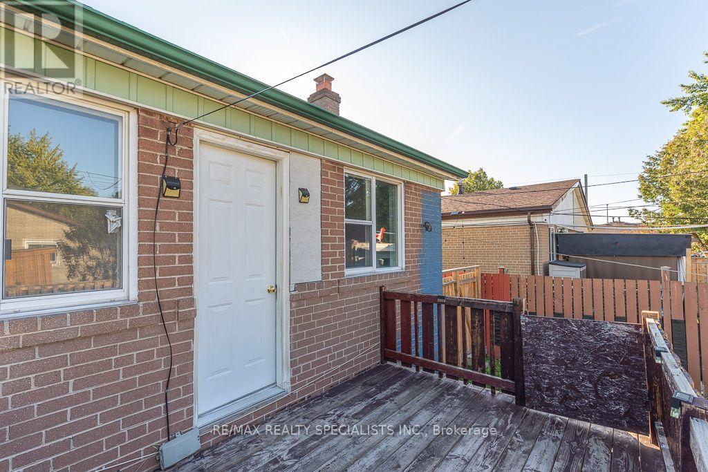17 Huddleston Court, Toronto, Ontario  M1L 4L1 - Photo 39 - E13797766