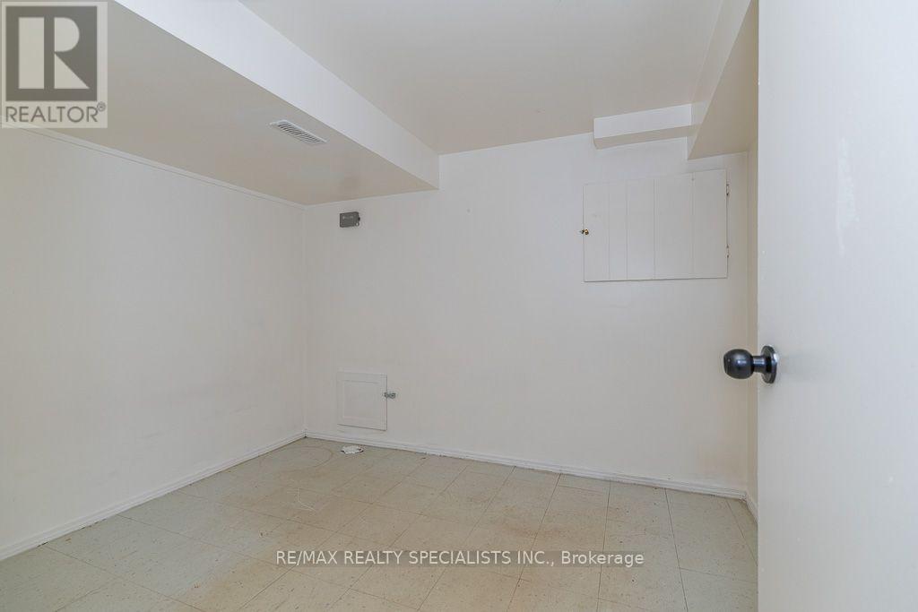 17 Huddleston Court, Toronto, Ontario  M1L 4L1 - Photo 30 - E13797766