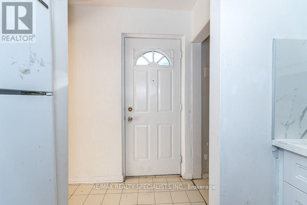 17 Huddleston Court, Toronto, Ontario  M1L 4L1 - Photo 6 - E13797766