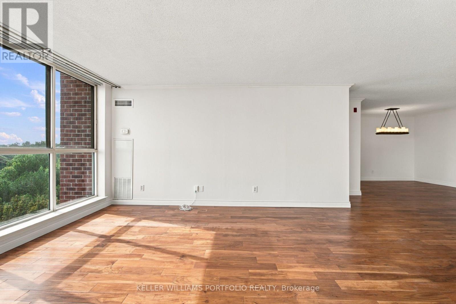 940 - 22 Southport Street, Toronto, Ontario  M6S 4Y9 - Photo 6 - W13803566