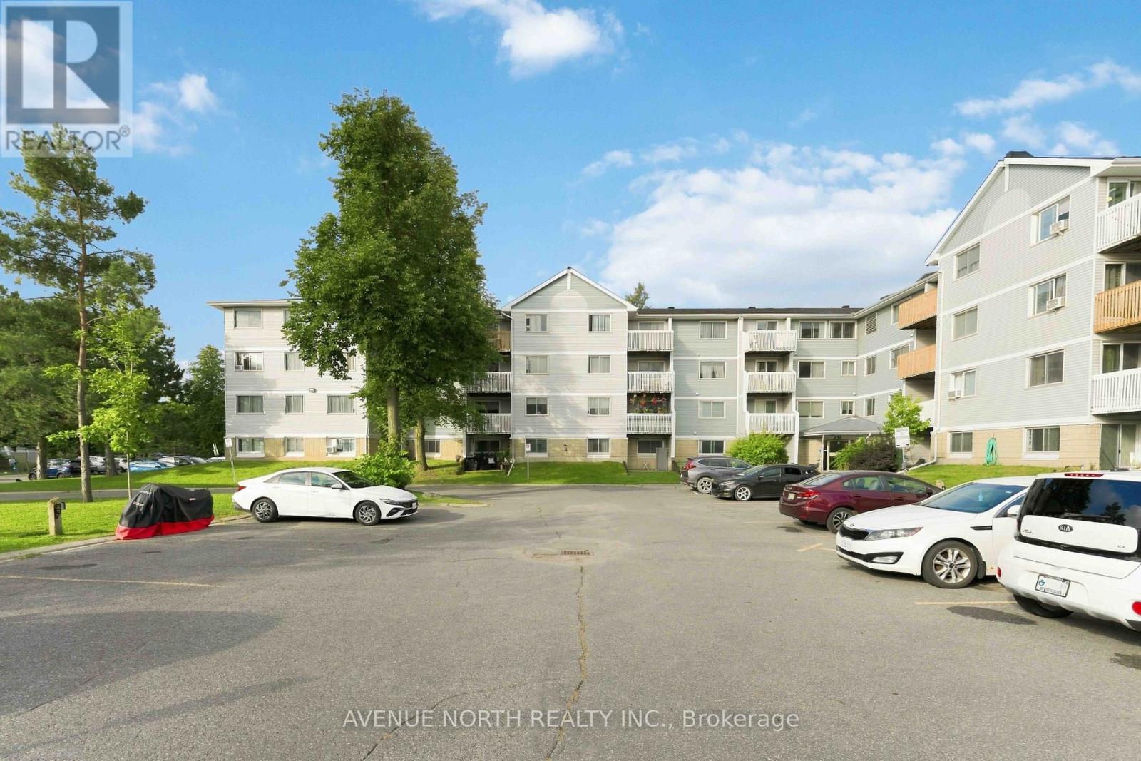 210 - 212 Viewmount Drive, Ottawa, Ontario K2E 7X2 - Photo 2 - X13806970