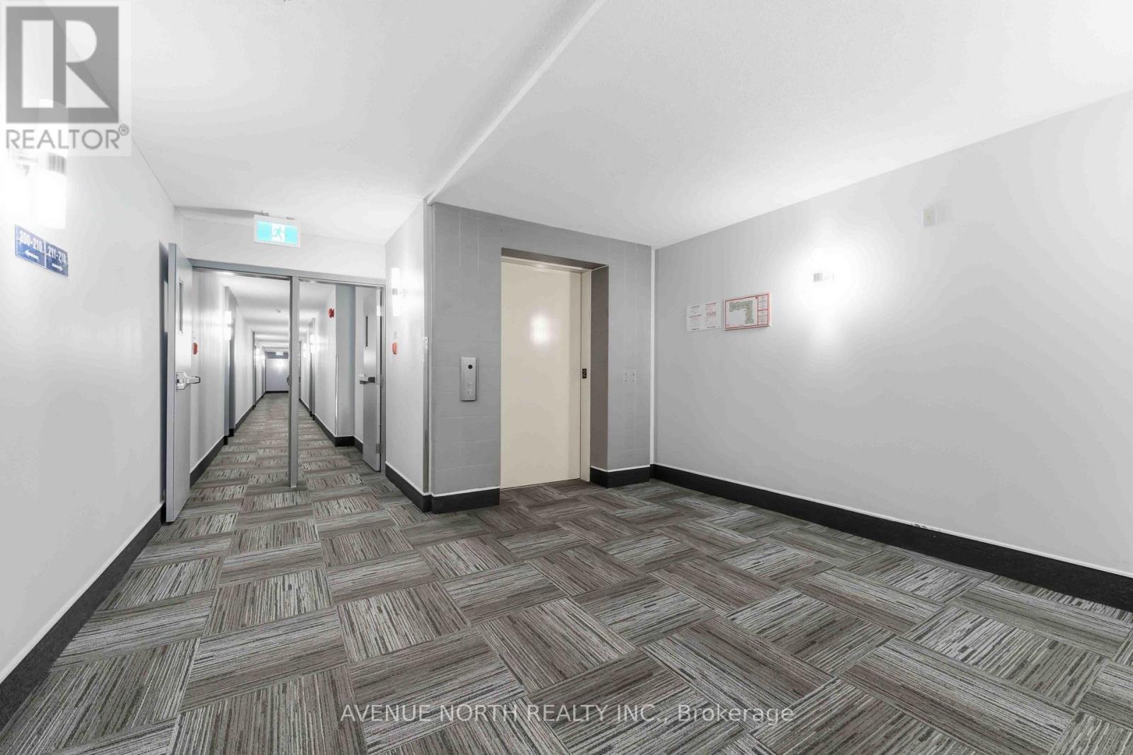 210 - 212 Viewmount Drive, Ottawa, Ontario K2E 7X2 - Photo 4 - X13806970