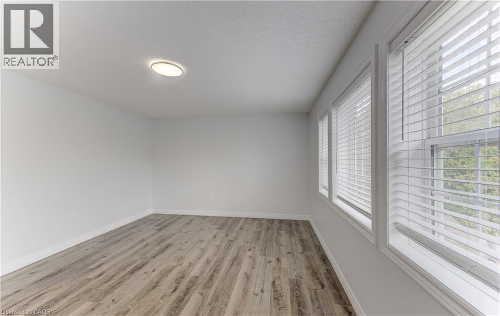 612 Brandenburg Boulevard, Waterloo, Ontario  N2T 2V3 - Photo 34 - 40859764
