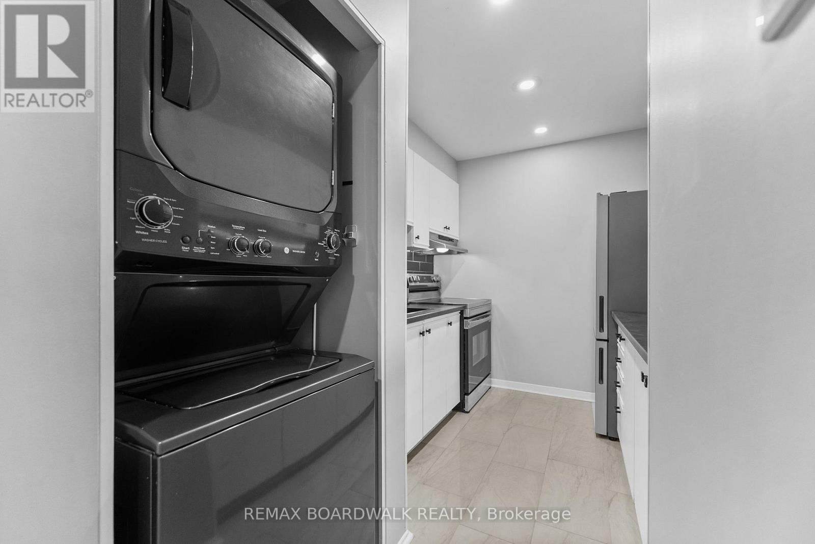 308 - 218 Viewmount Drive, Ottawa, Ontario  K2E 7X5 - Photo 4 - X13807004