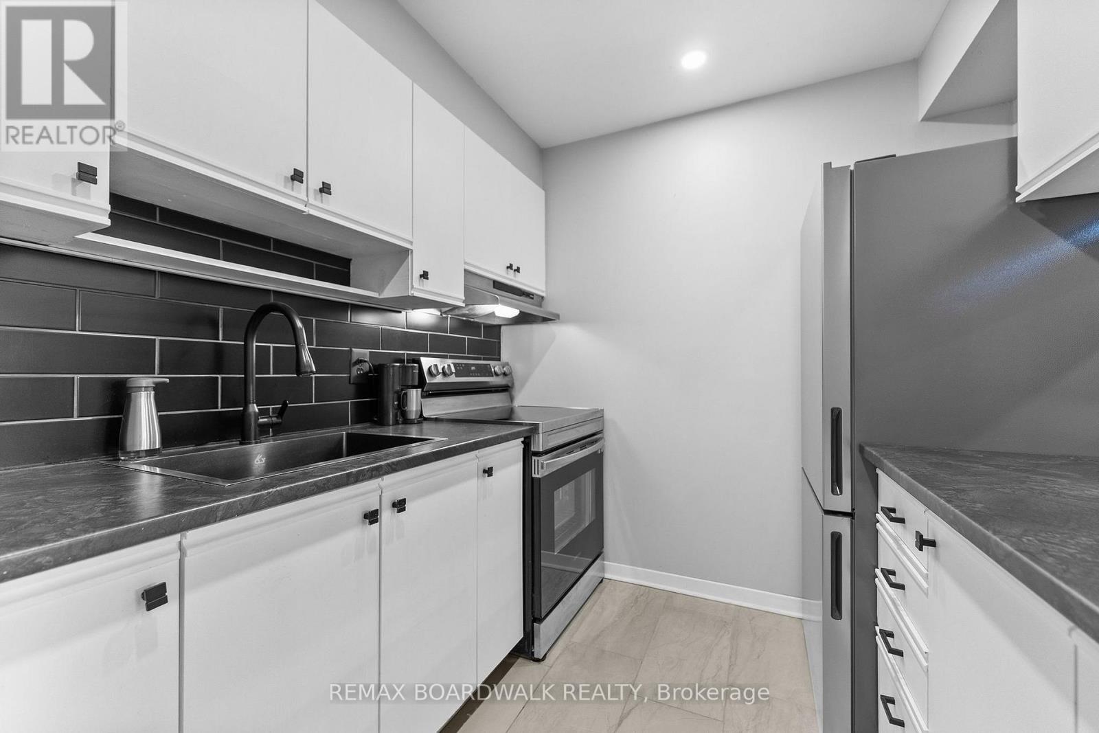 308 - 218 Viewmount Drive, Ottawa, Ontario  K2E 7X5 - Photo 7 - X13807004