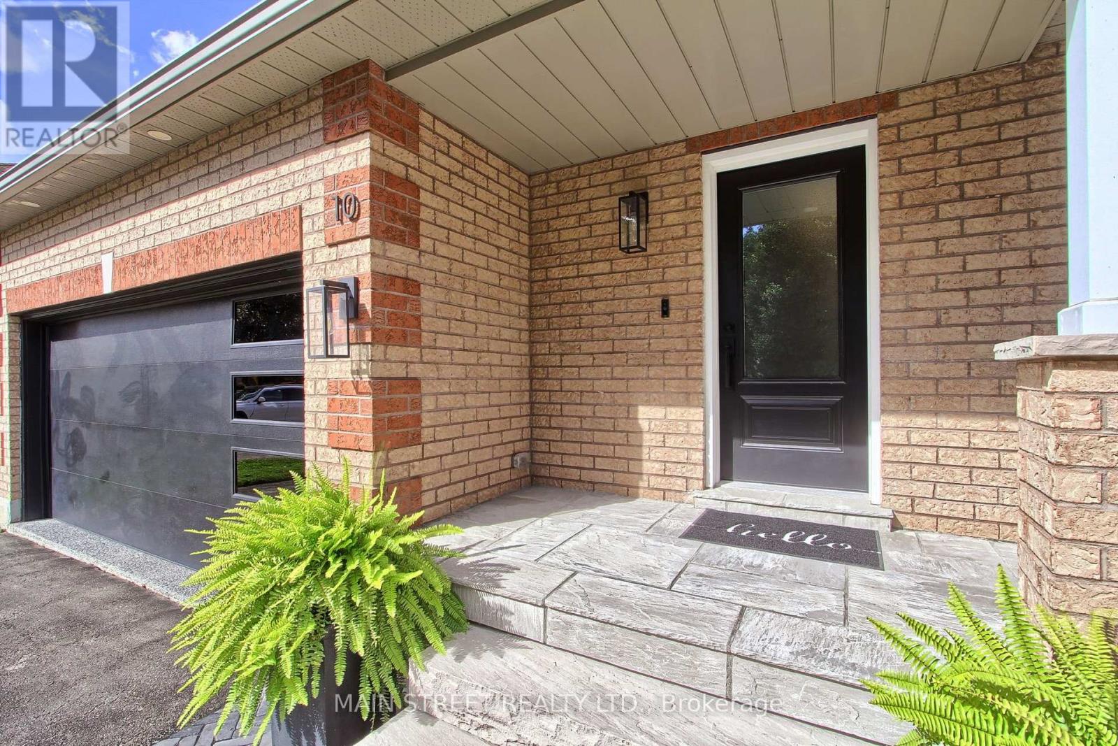 10 Daniele Avenue S, New Tecumseth, Ontario  L0G 1A0 - Photo 2 - N13806992