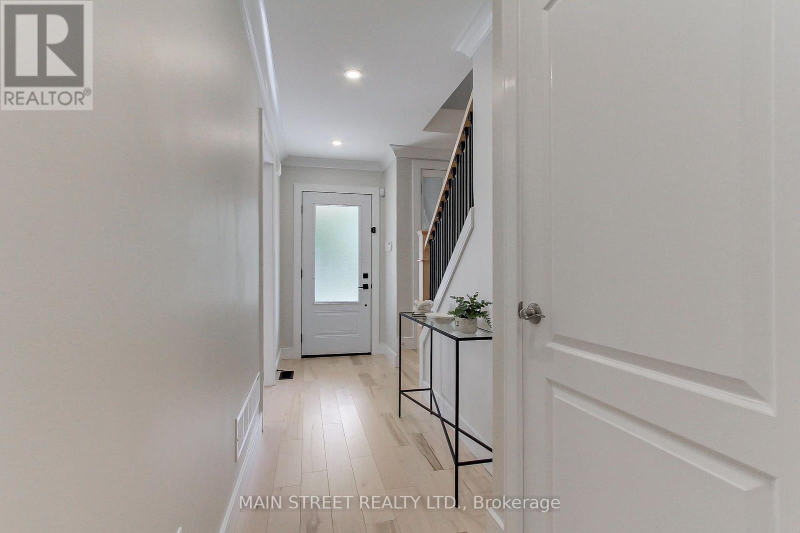 10 Daniele Avenue S, New Tecumseth, Ontario  L0G 1A0 - Photo 4 - N13806992