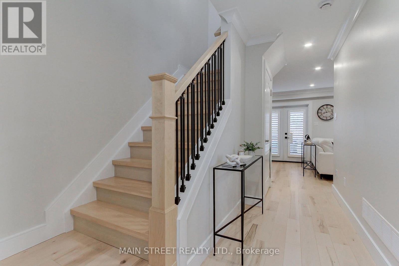 10 Daniele Avenue S, New Tecumseth, Ontario  L0G 1A0 - Photo 5 - N13806992