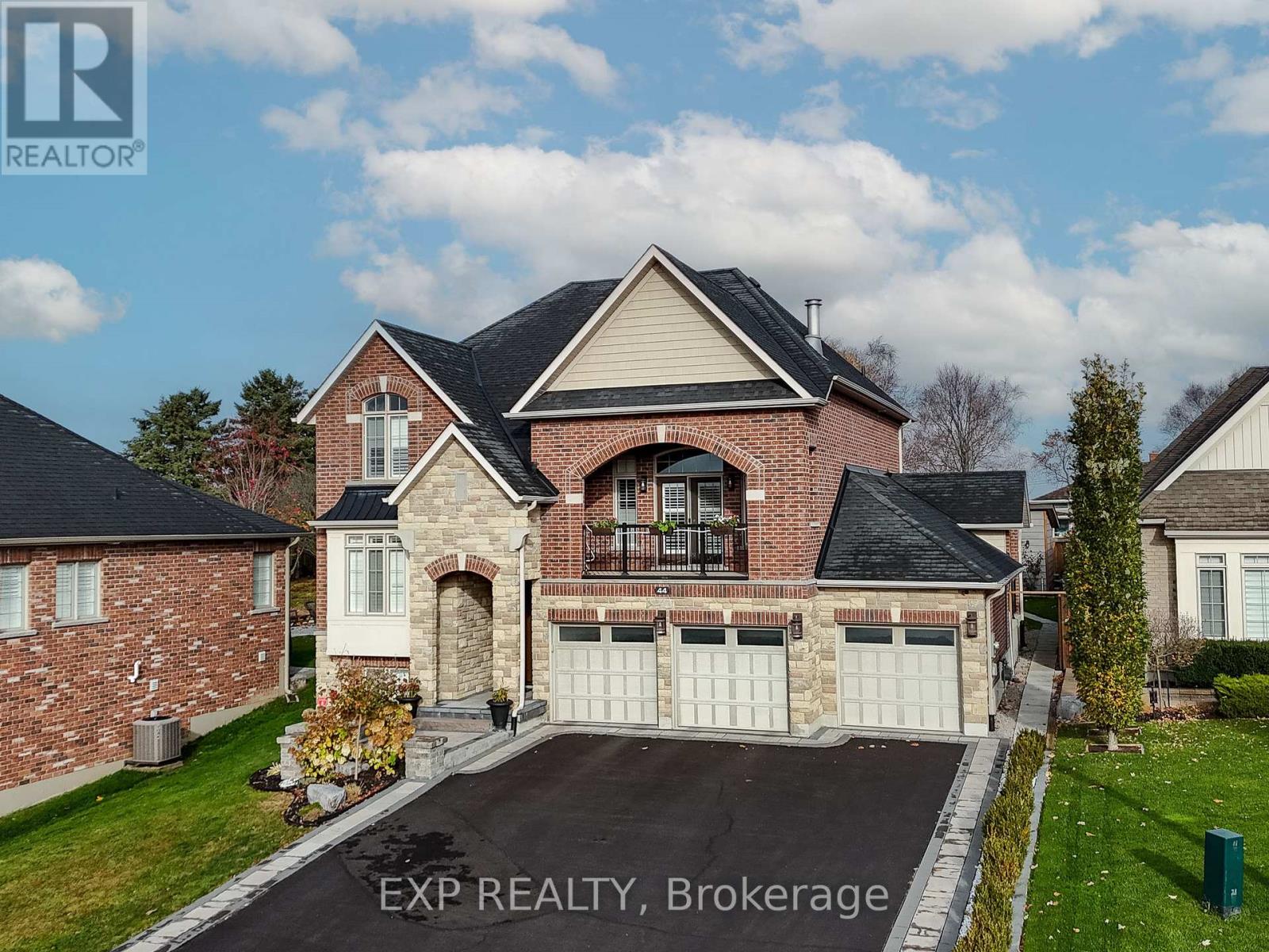 44 Philson Court, Innisfil, Ontario  L0L 1L0 - Photo 3 - N13807038