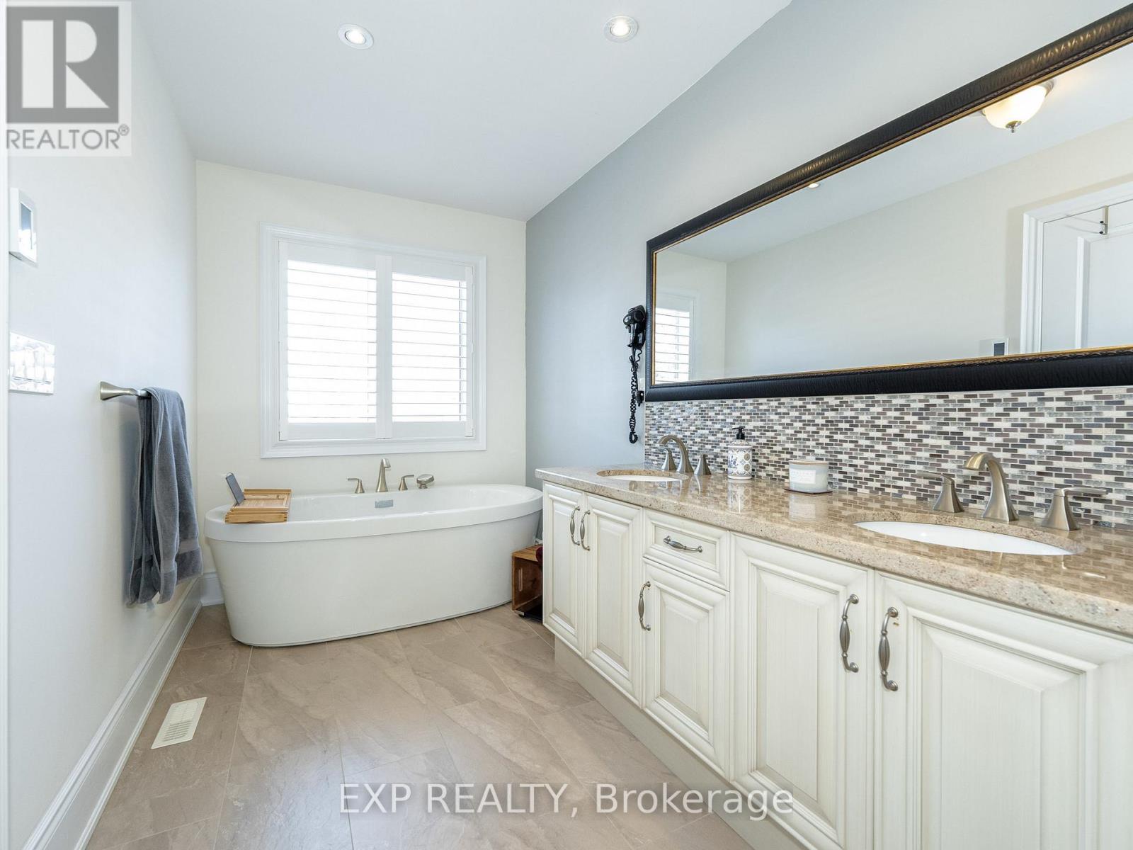 44 Philson Court, Innisfil, Ontario  L0L 1L0 - Photo 31 - N13807038