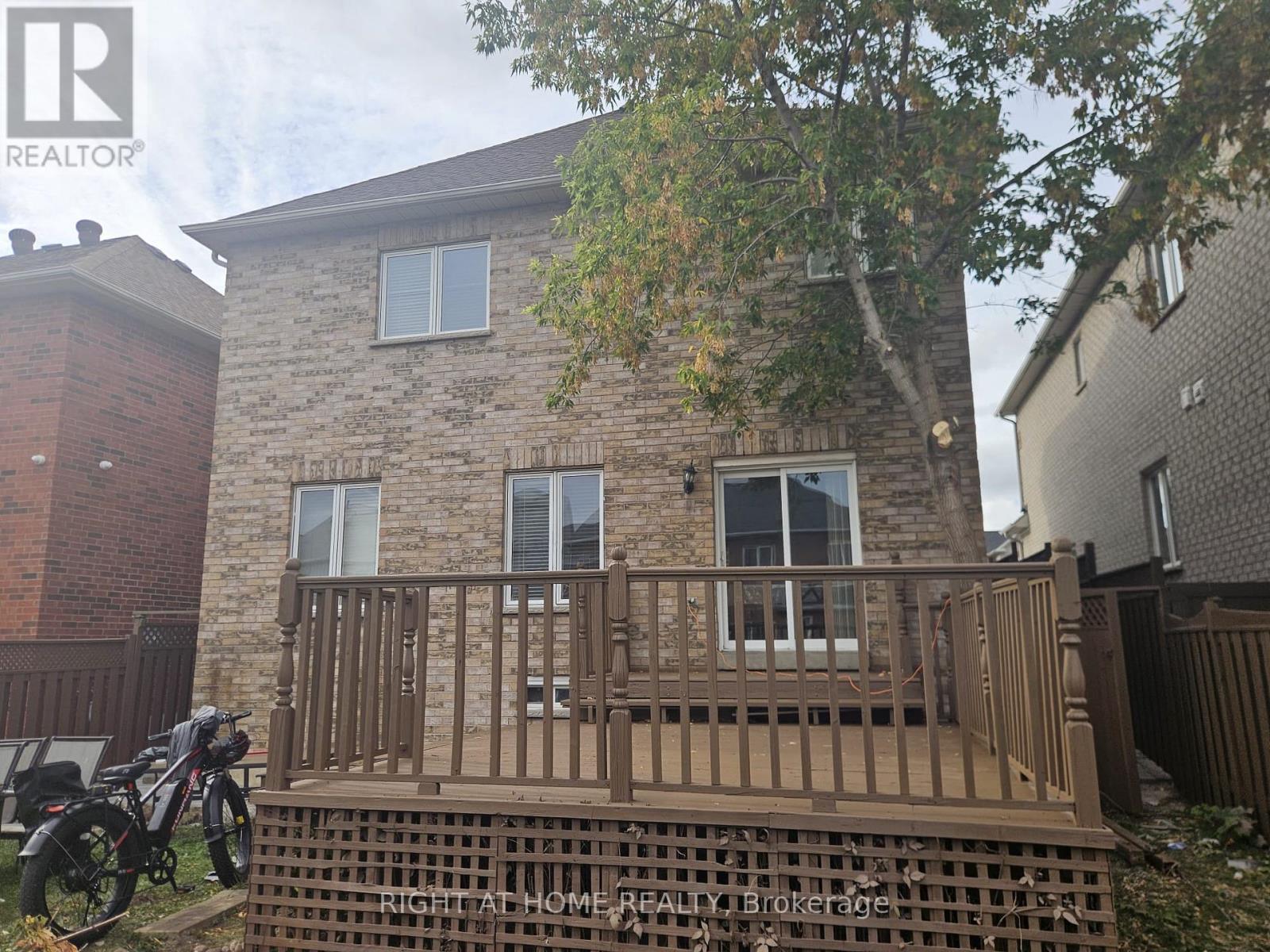 790 Crawford Mill Avenue, Mississauga, Ontario  L5W 1B5 - Photo 2 - W13807006