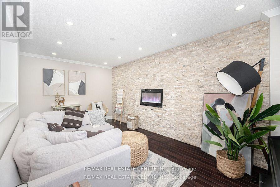 8 Duffield Road, Brampton, Ontario  L7A 2P4 - Photo 13 - W13807032