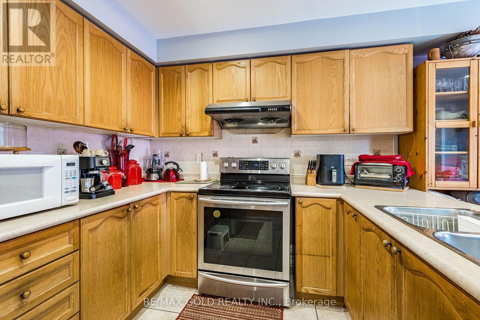 6 Mistdale Crescent, Brampton, Ontario  L7A 1S1 - Photo 10 - W13807044