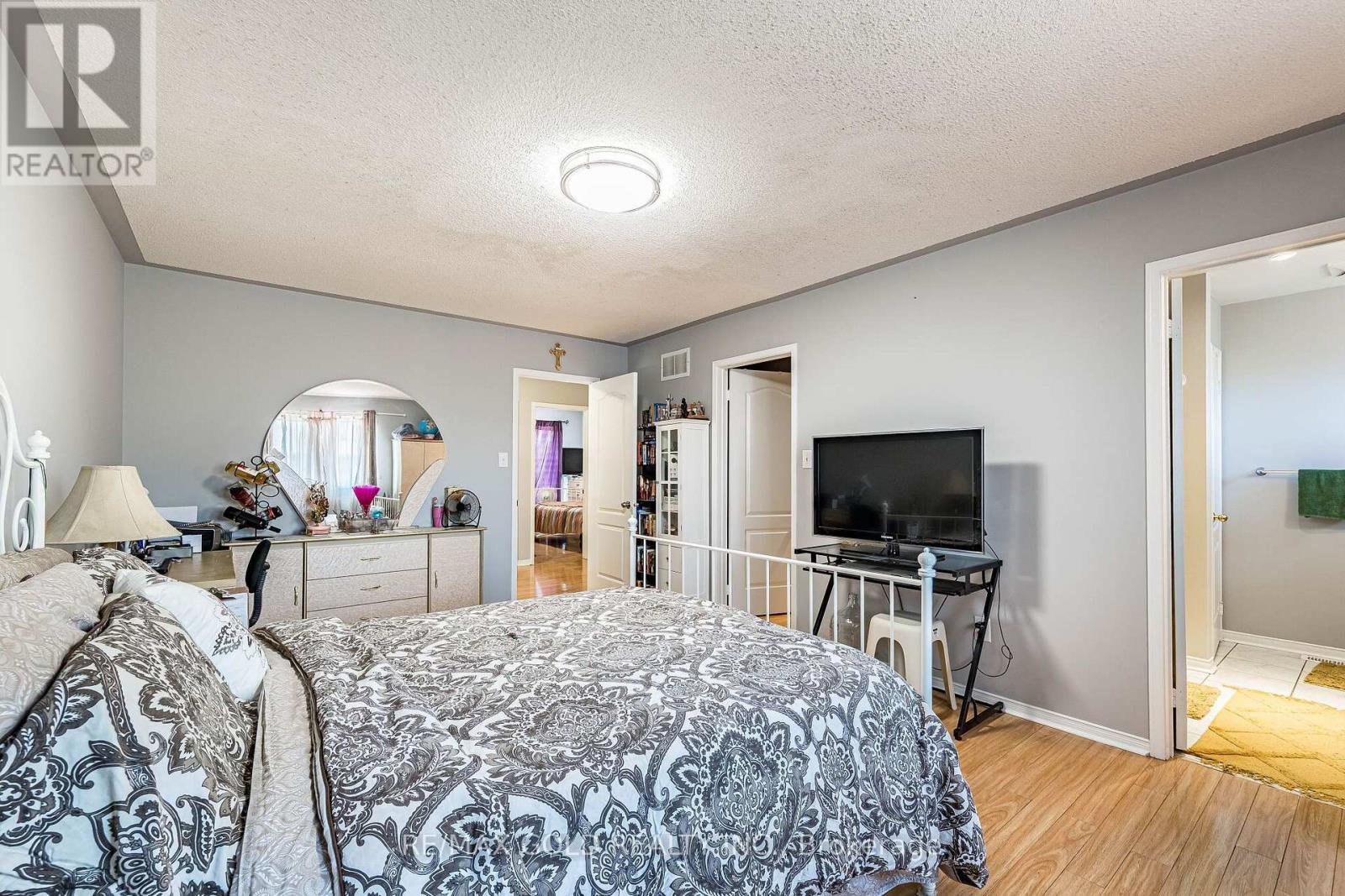 6 Mistdale Crescent, Brampton, Ontario  L7A 1S1 - Photo 17 - W13807044