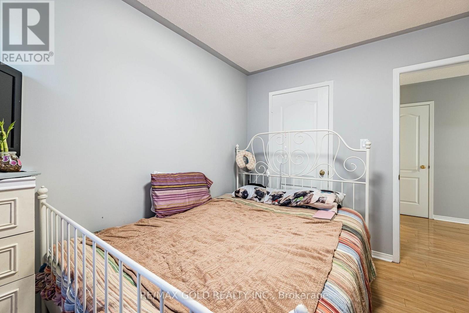 6 Mistdale Crescent, Brampton, Ontario  L7A 1S1 - Photo 19 - W13807044