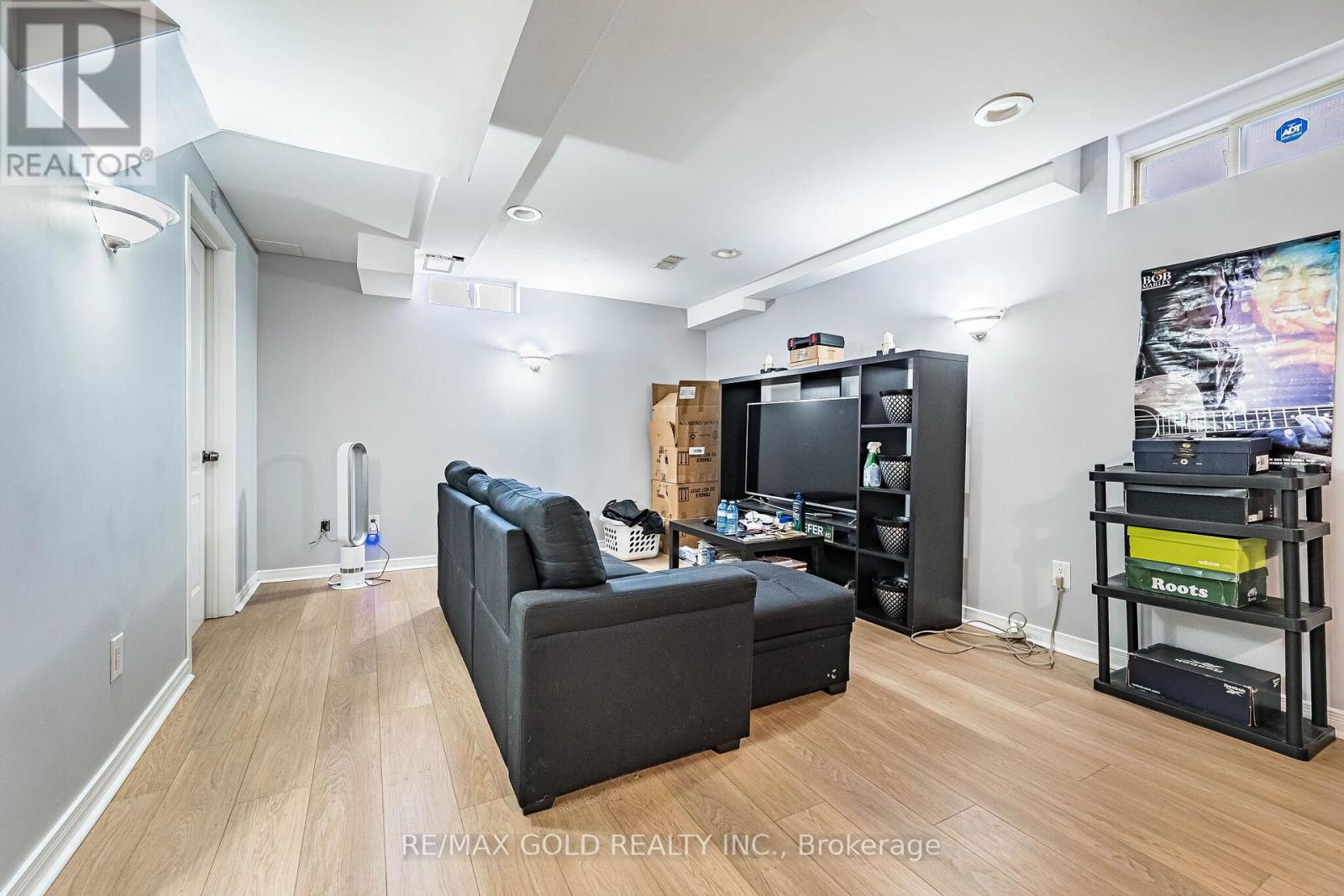 6 Mistdale Crescent, Brampton, Ontario  L7A 1S1 - Photo 24 - W13807044