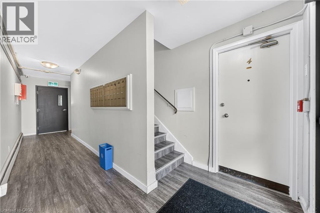 157 Ahrens Street W Unit# 4, Kitchener, Ontario  N2H 4C8 - Photo 4 - 40854872