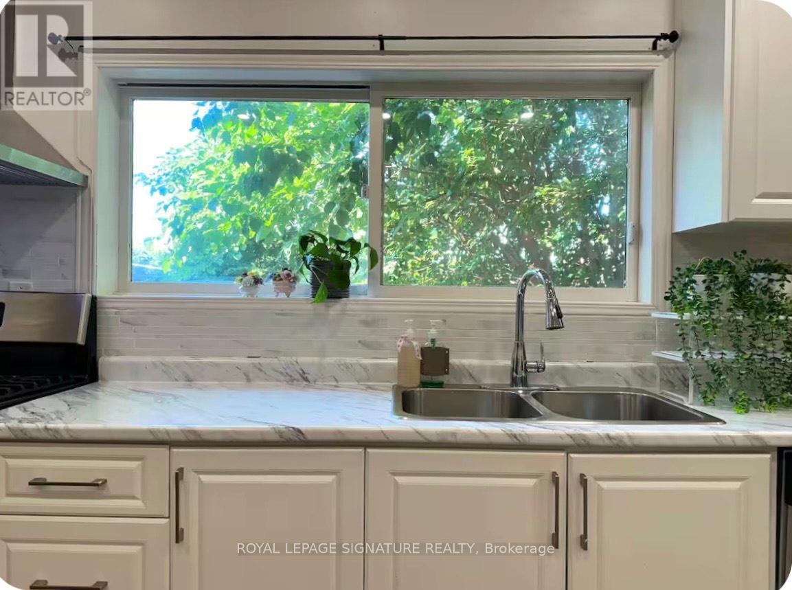 1119 REBECCA STREET, Oakville, Ontario