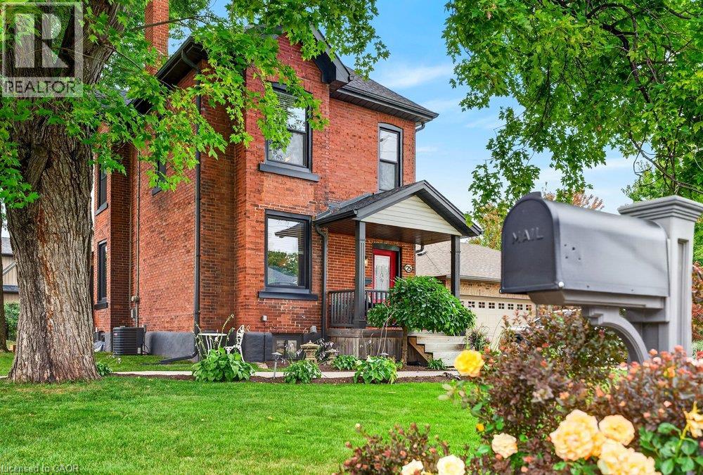 25 Book Road, Grimsby, Ontario  L3M 2M3 - Photo 3 - 40864705