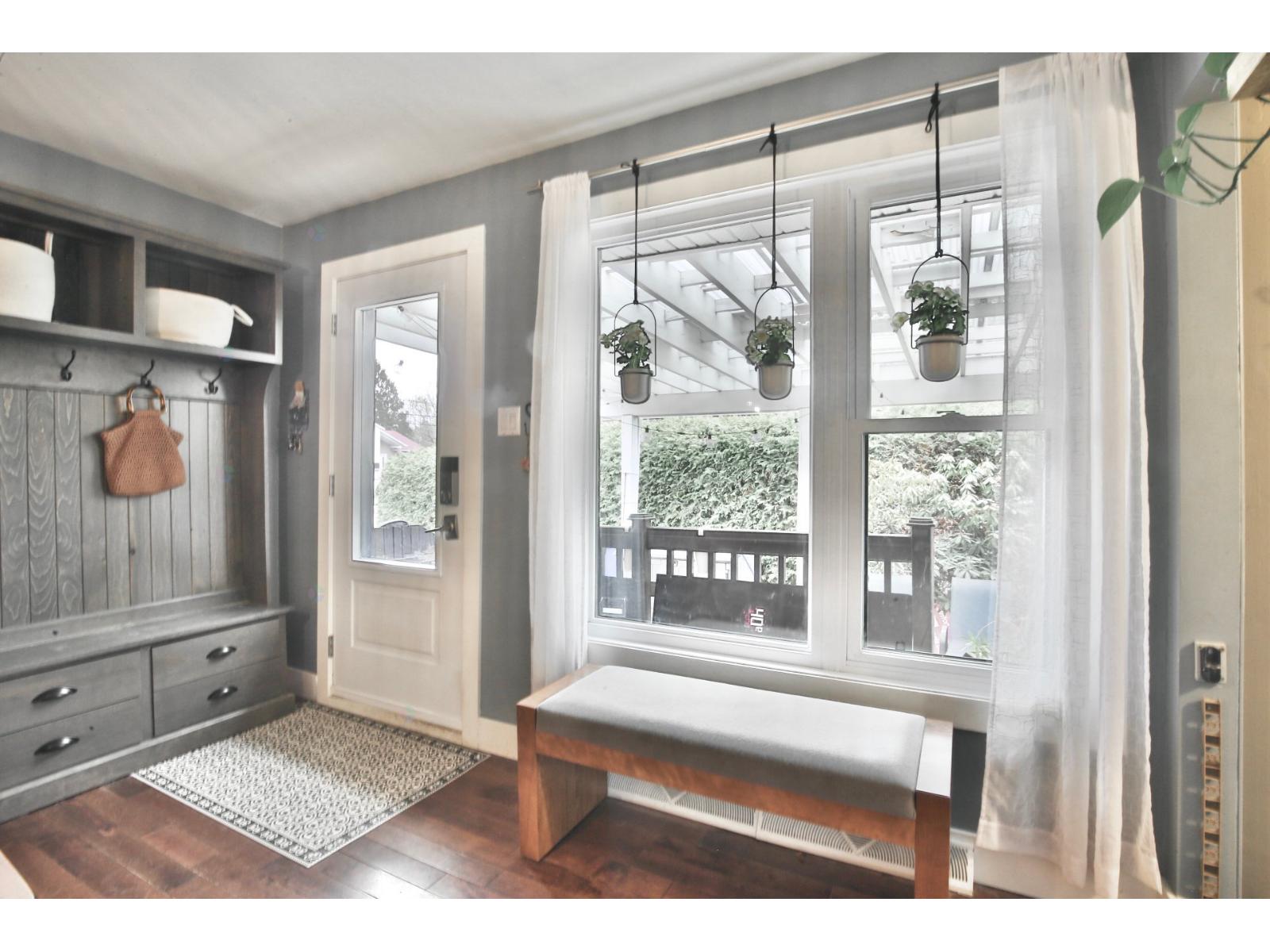 386 Rue Dufferin Granby Quebec Canada J2G4Y2 2