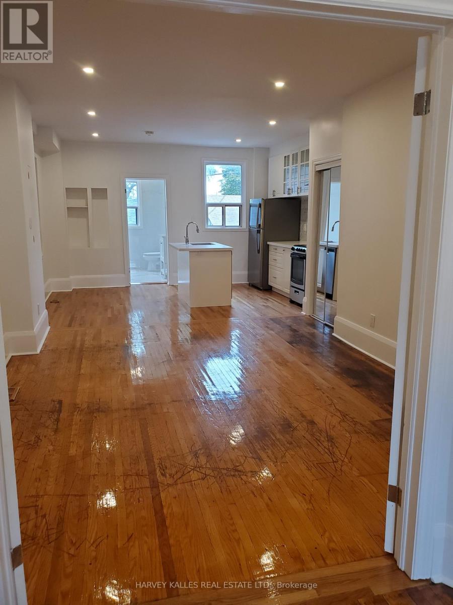 Main - 1300 Lansdowne Avenue, Toronto, Ontario  M6K 2V9 - Photo 12 - W13807080