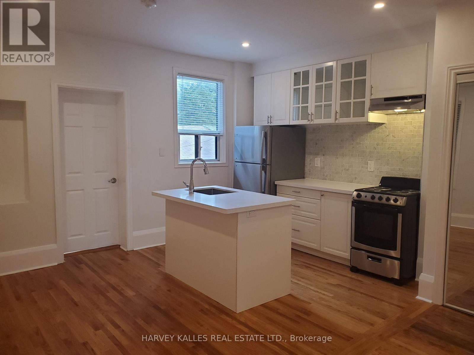 Main - 1300 Lansdowne Avenue, Toronto, Ontario  M6K 2V9 - Photo 15 - W13807080