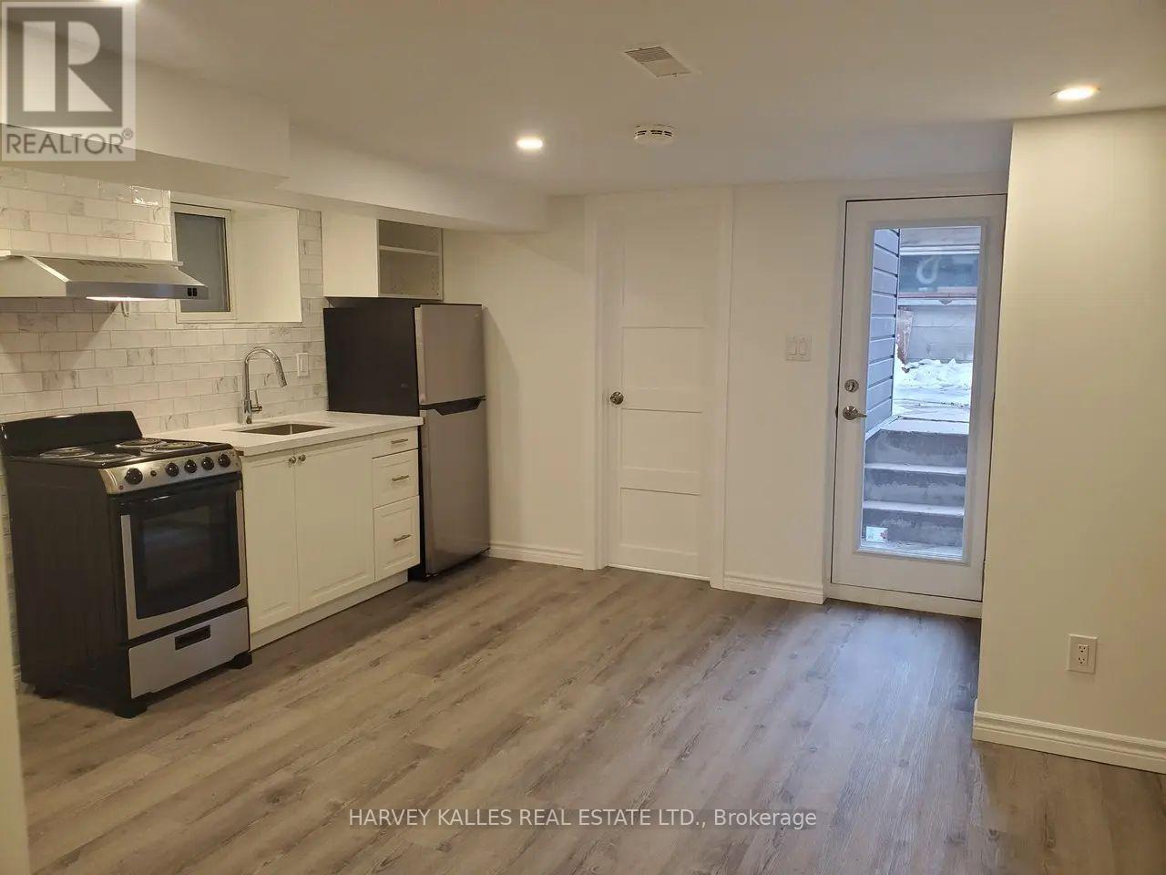 Main - 1300 Lansdowne Avenue, Toronto, Ontario  M6K 2V9 - Photo 25 - W13807080