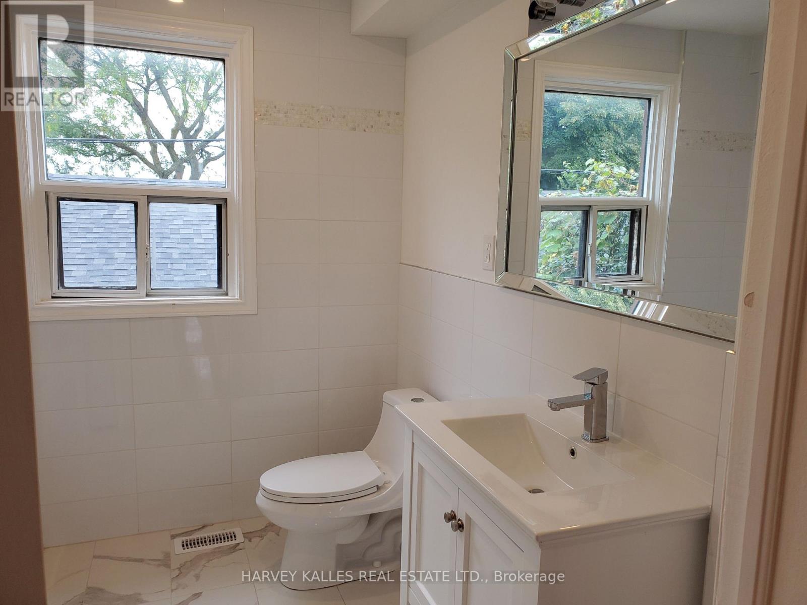 Main - 1300 Lansdowne Avenue, Toronto, Ontario  M6K 2V9 - Photo 36 - W13807080