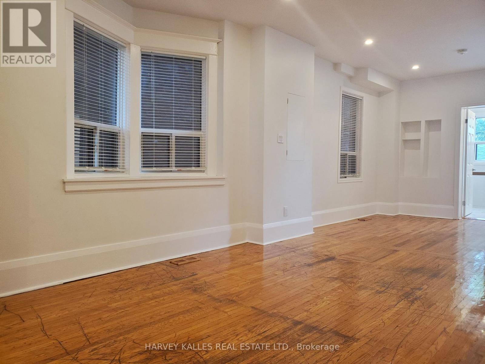 Main - 1300 Lansdowne Avenue, Toronto, Ontario  M6K 2V9 - Photo 5 - W13807080