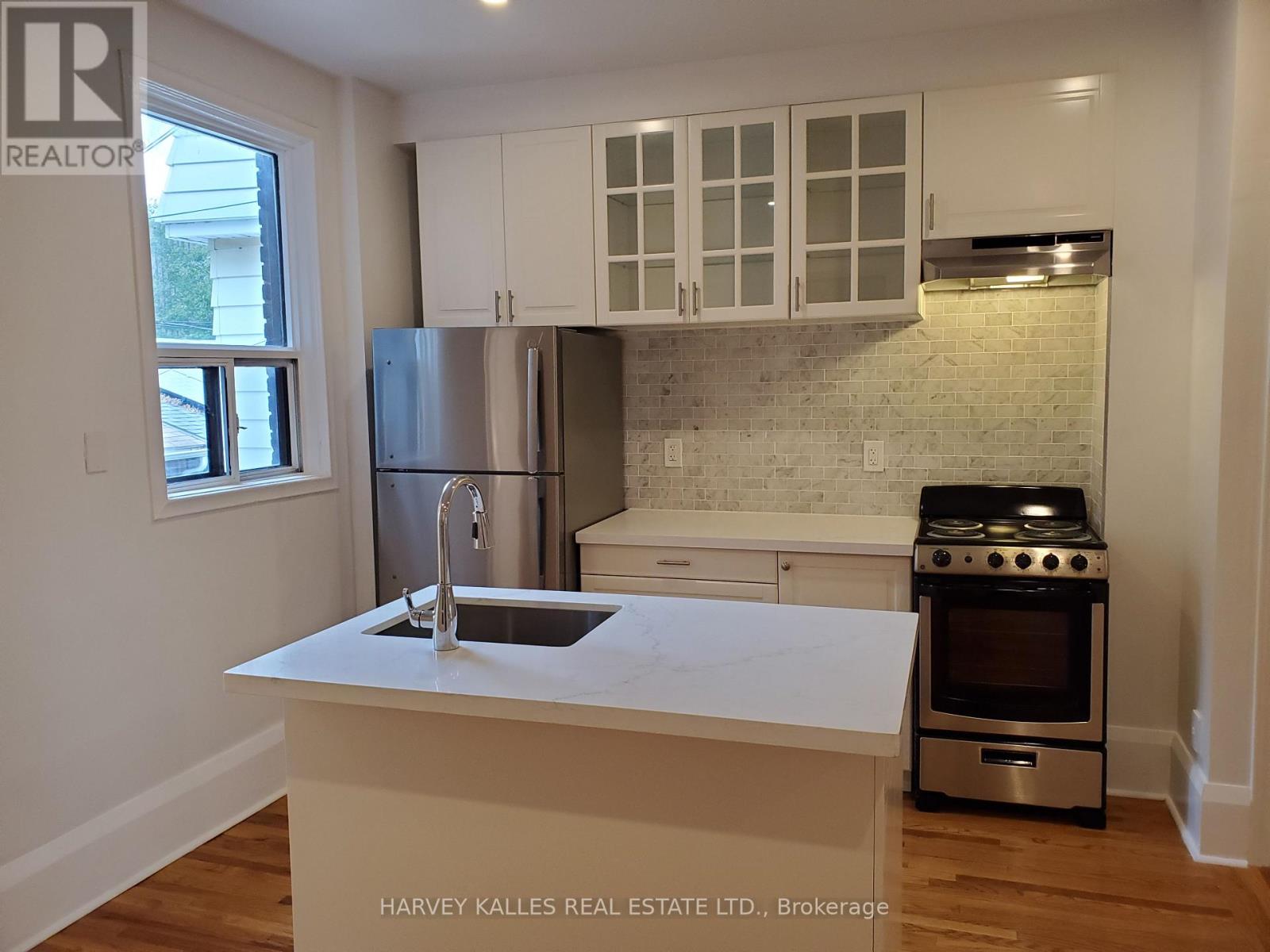 Main - 1300 Lansdowne Avenue, Toronto, Ontario  M6K 2V9 - Photo 8 - W13807080