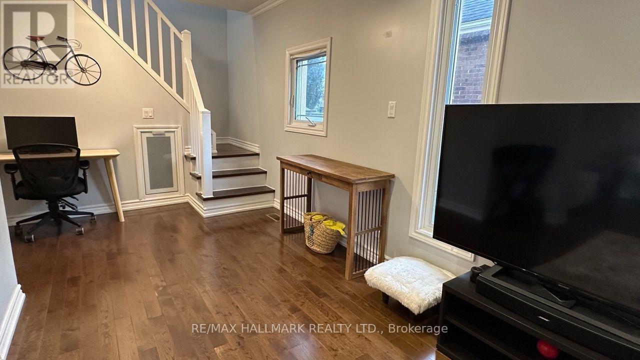15 Daniels Street, Toronto, Ontario  M8Y 1L6 - Photo 4 - W13807100