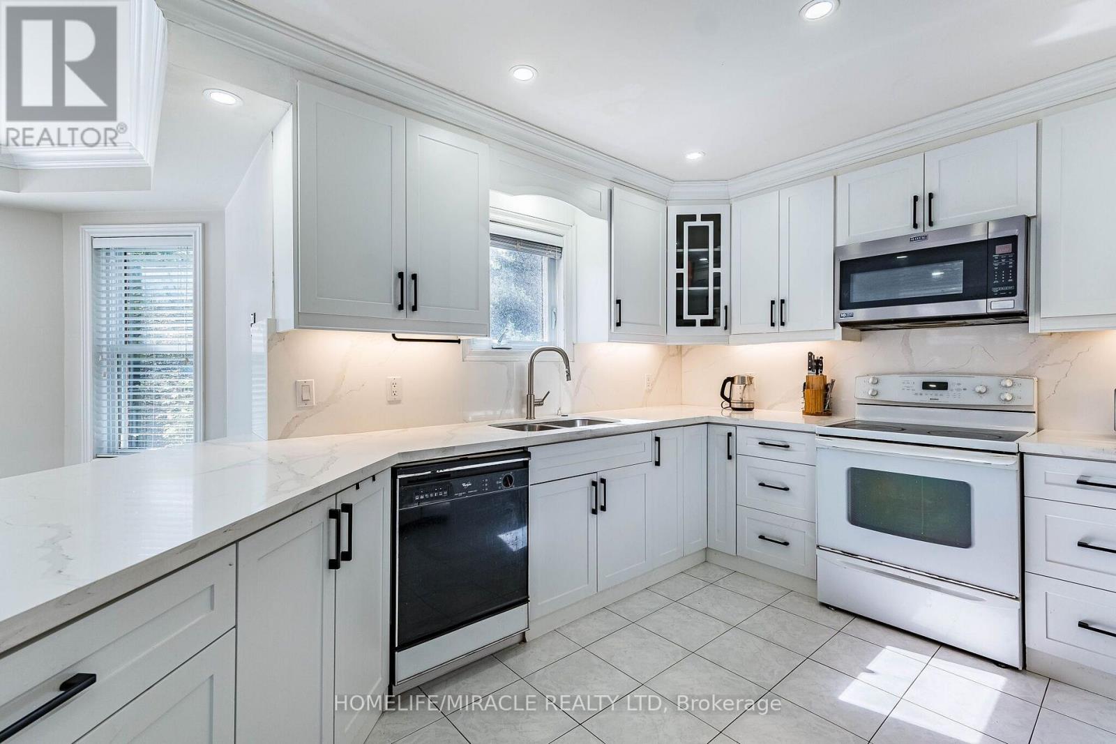 42 Porteous Circle, Brampton, Ontario  L6S 5C3 - Photo 22 - W13793888