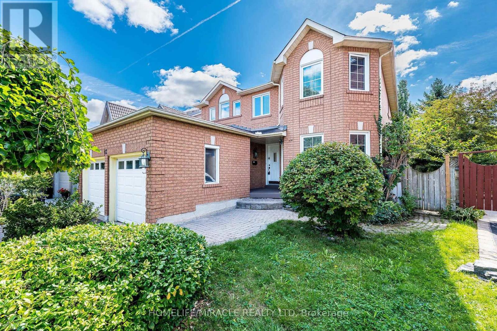 42 Porteous Circle, Brampton, Ontario  L6S 5C3 - Photo 3 - W13793888