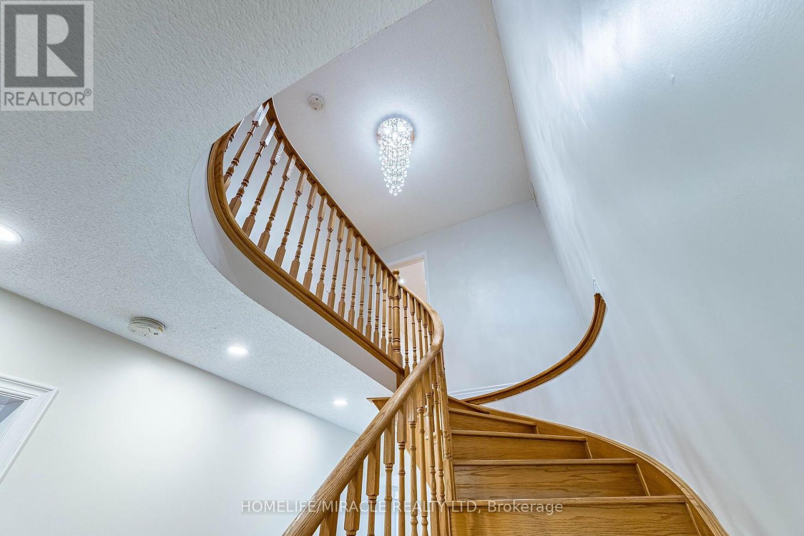 42 Porteous Circle, Brampton, Ontario  L6S 5C3 - Photo 25 - W13793888