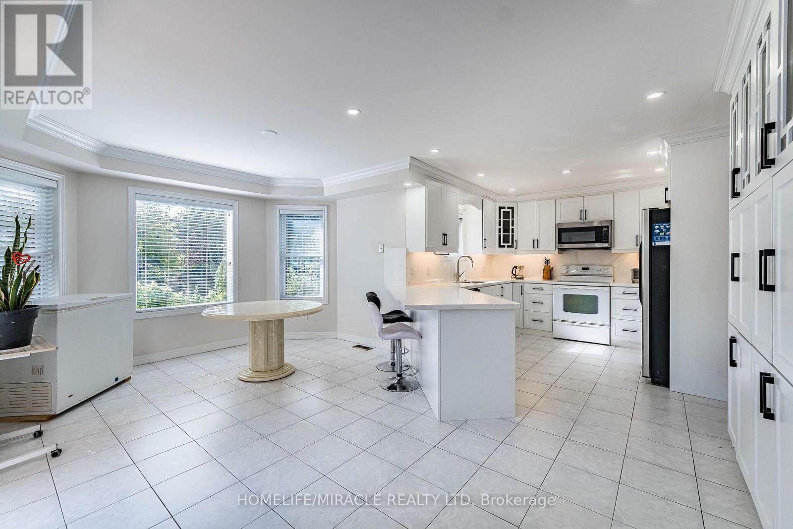 42 Porteous Circle, Brampton, Ontario  L6S 5C3 - Photo 18 - W13793888