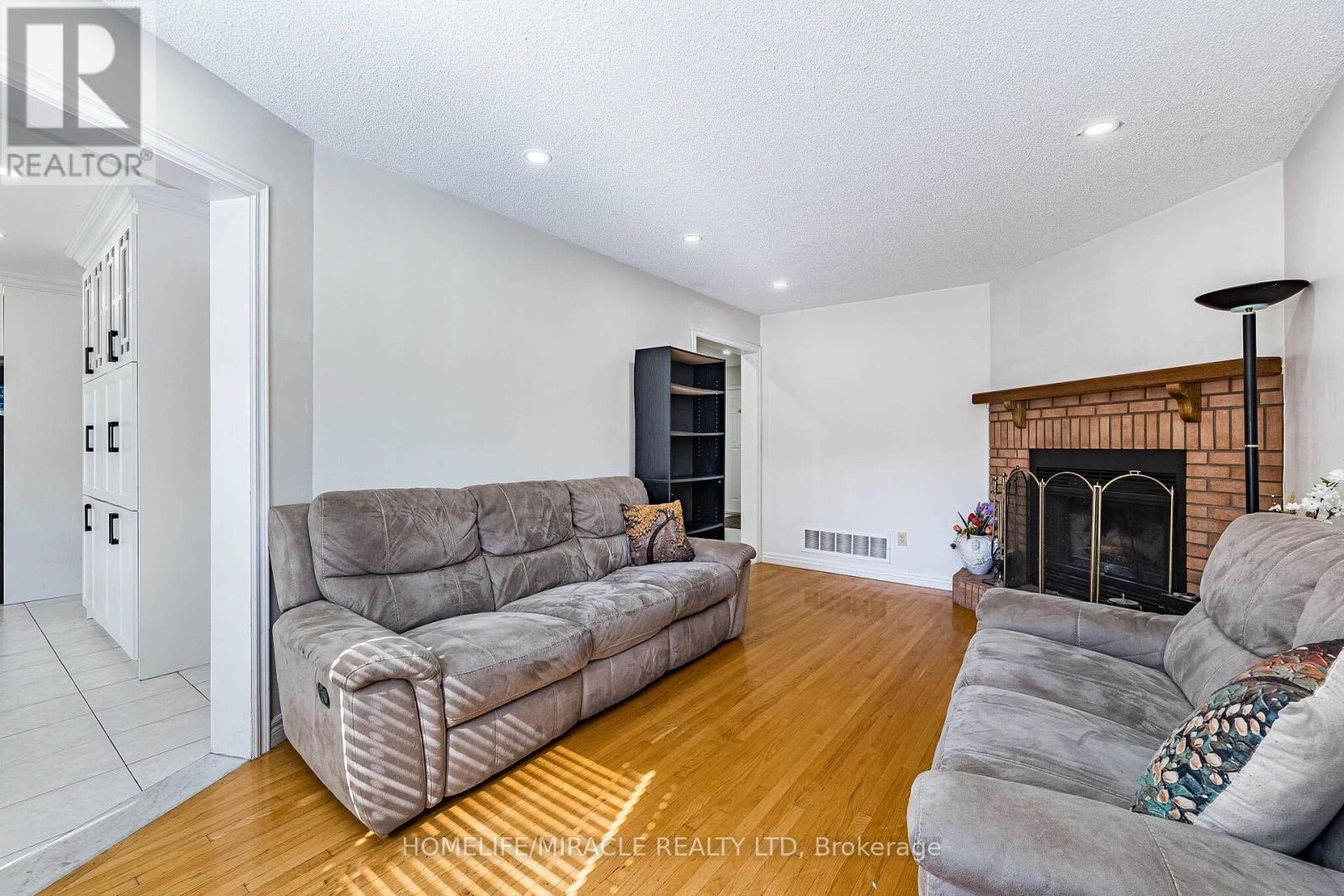 42 Porteous Circle, Brampton, Ontario  L6S 5C3 - Photo 16 - W13793888