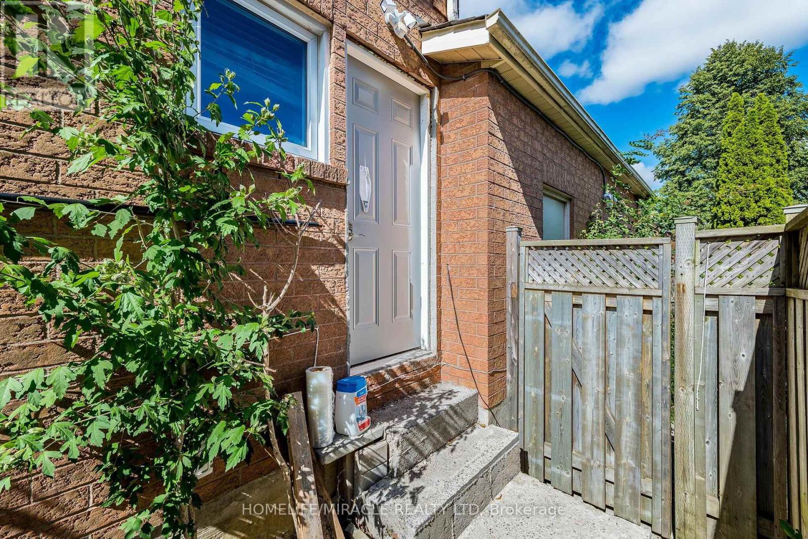 42 Porteous Circle, Brampton, Ontario  L6S 5C3 - Photo 36 - W13793888