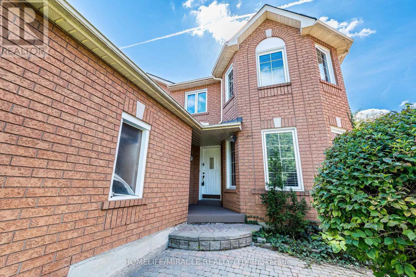42 Porteous Circle, Brampton, Ontario  L6S 5C3 - Photo 6 - W13793888