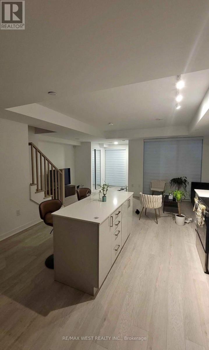 107 - 2782 Barton Street E, Hamilton, Ontario  L8E 2J8 - Photo 2 - X13807102